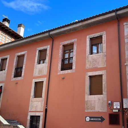 Apartamentosarturo Llanes Laplaza Atico Centrico Dış mekan fotoğraf