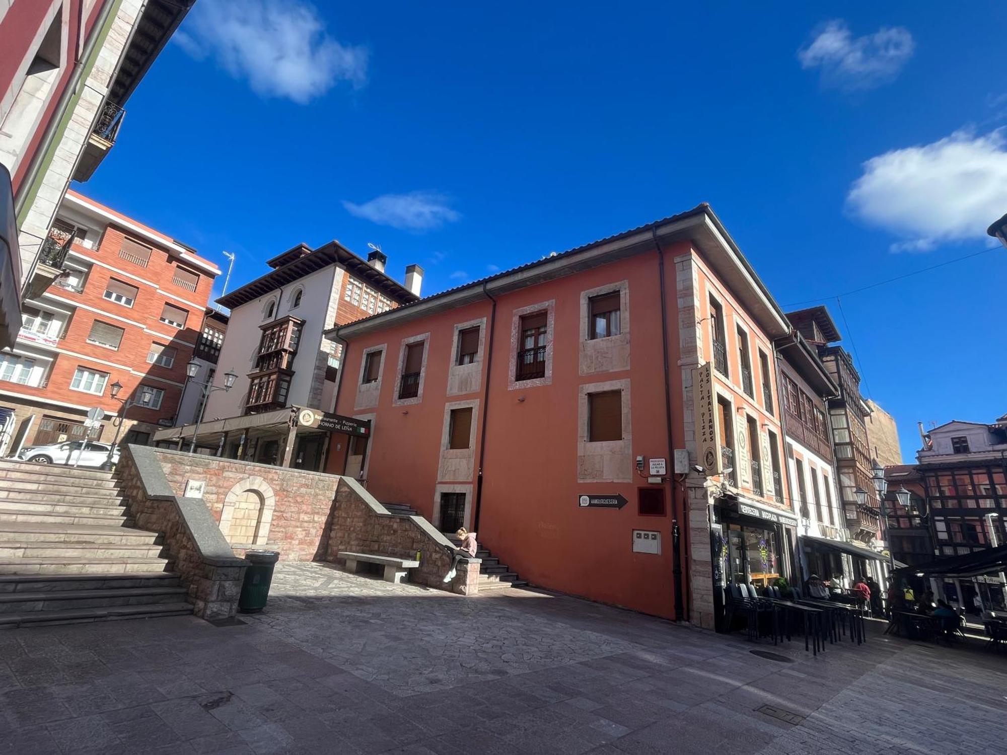 Apartamentosarturo Llanes Laplaza Atico Centrico Dış mekan fotoğraf